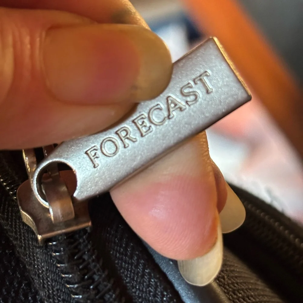 🖤 NOT AVAILABLE🖤Forecast Spinner Suitcase